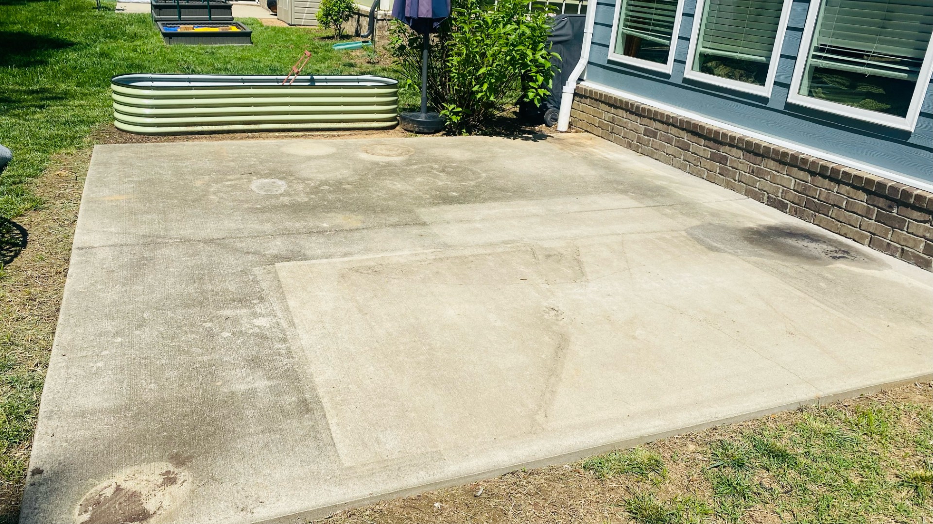 Pressure Washing concrete in Nashville, TN